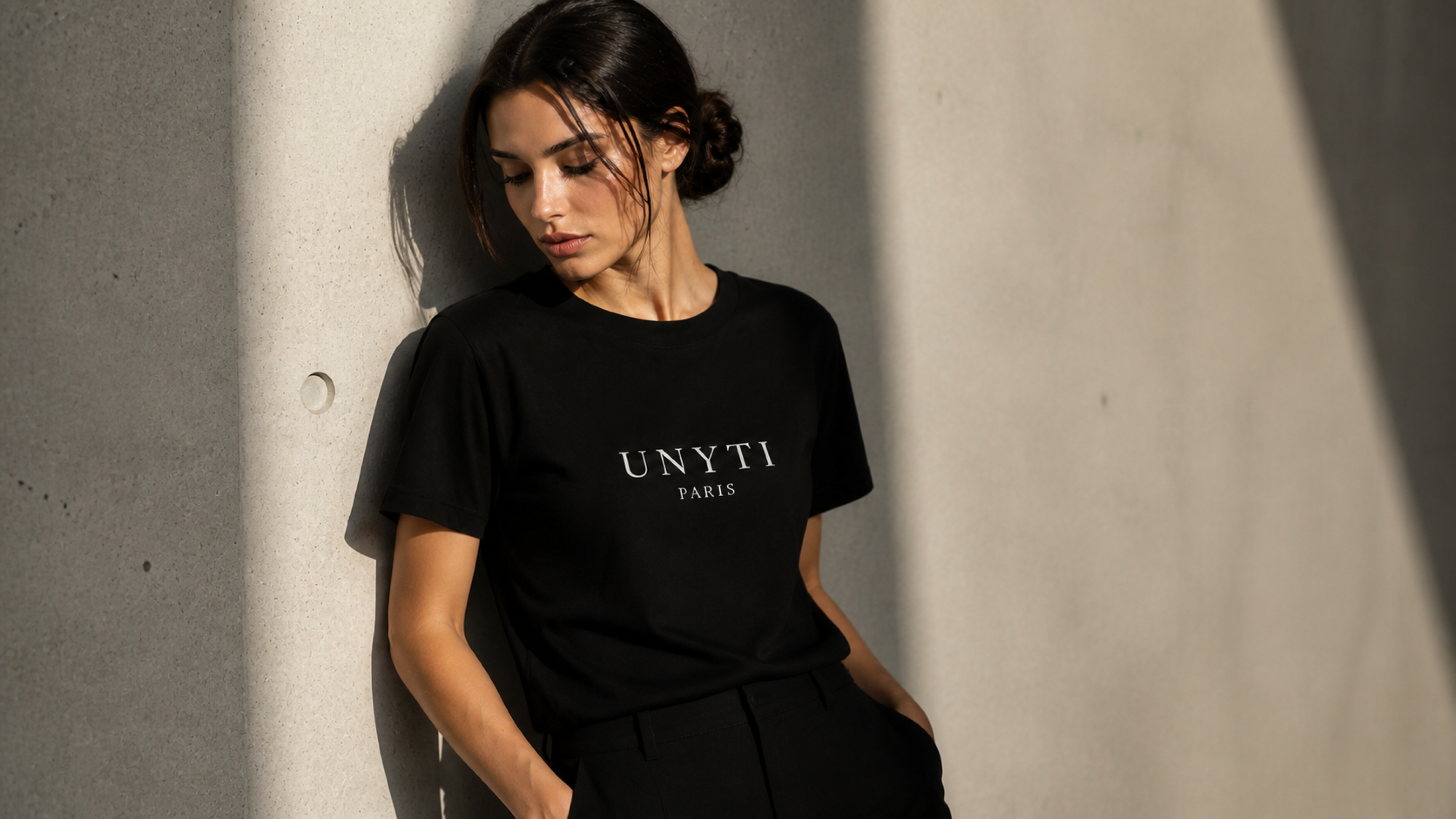 UNYTI PARIS T-shirt regular Noir