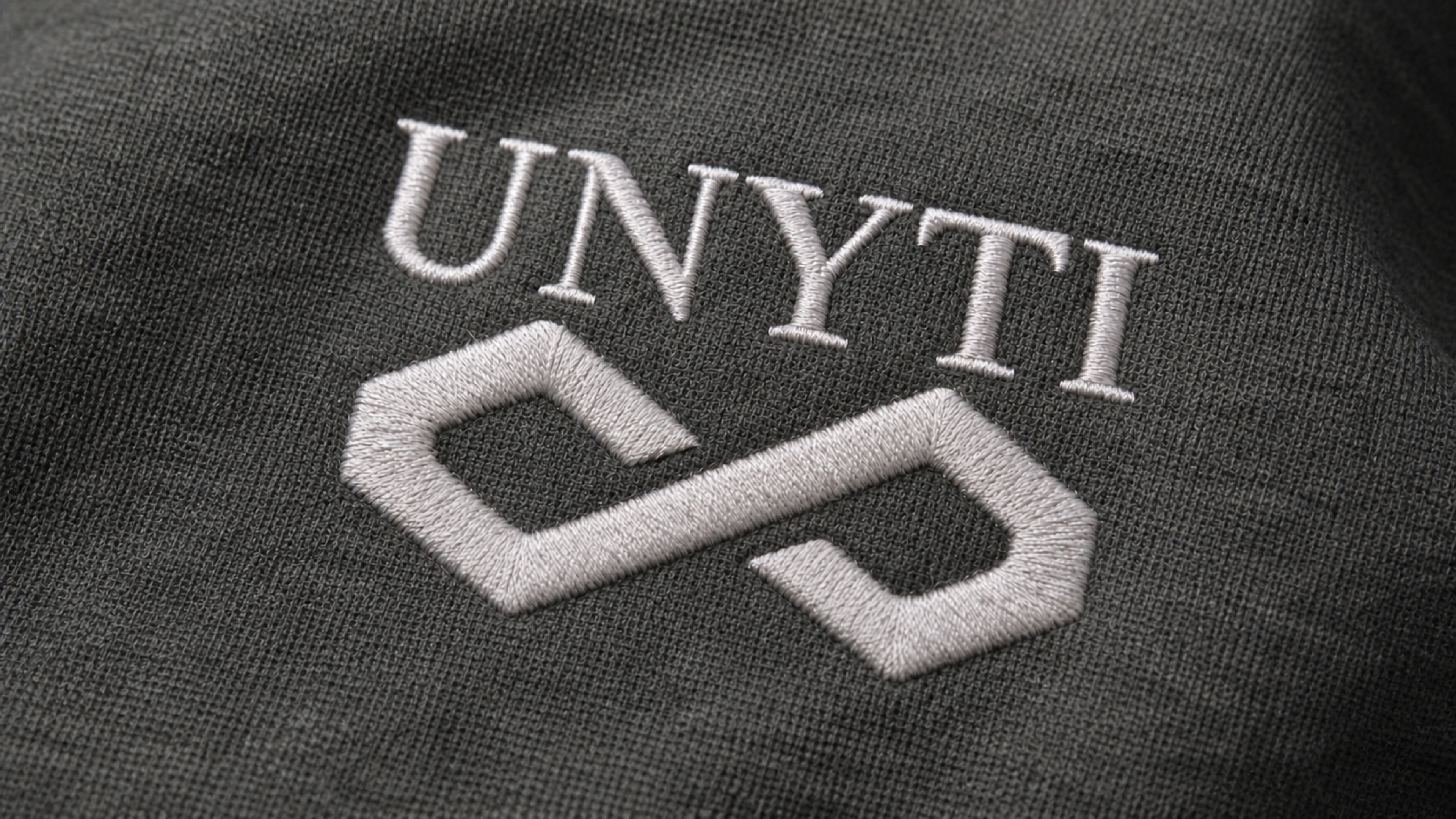 UNYTI INFINYTI T-shirt gris