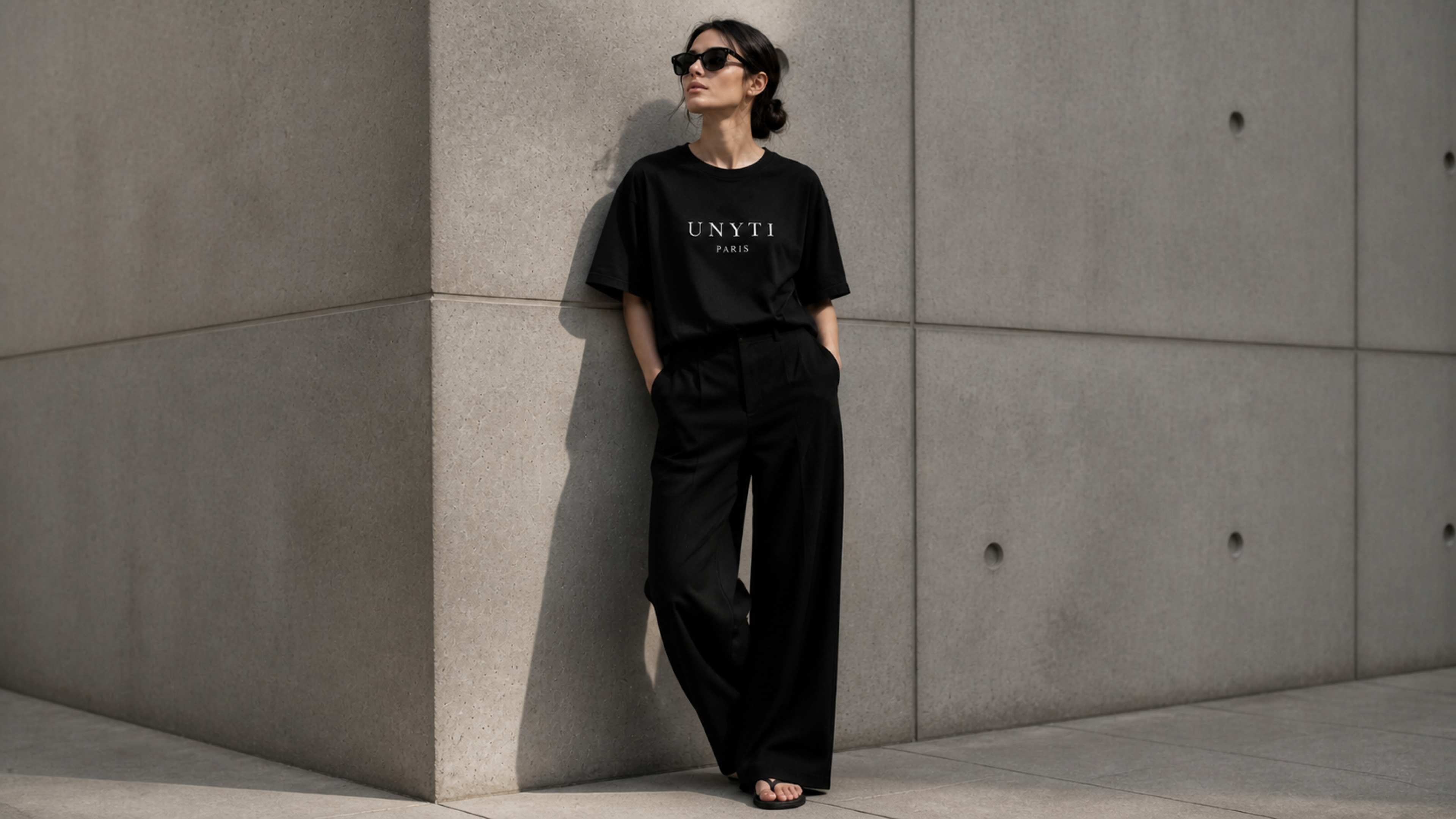 UNYTI PARIS T-shirt regular Noir