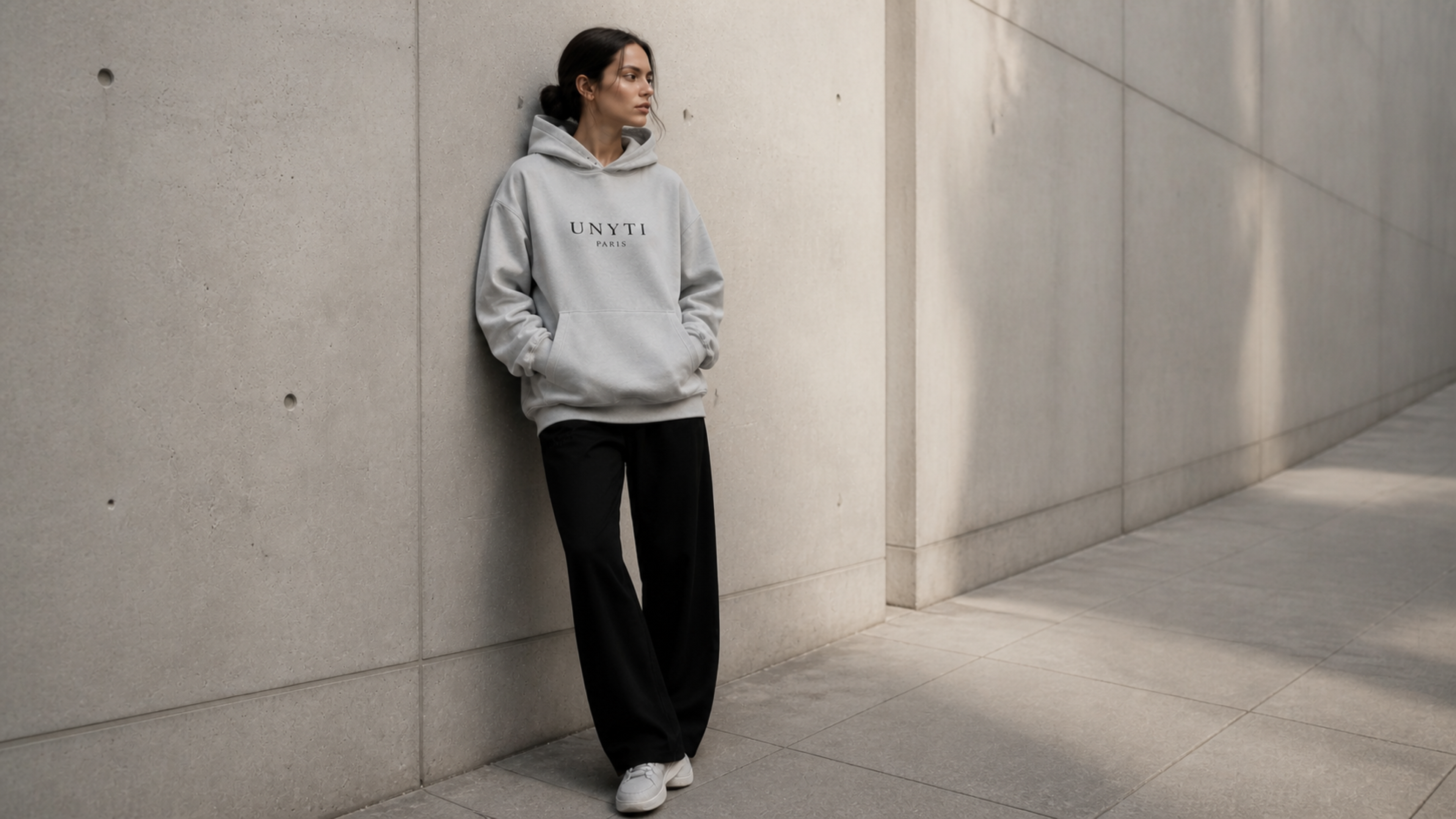 UNYTI PARIS Hoodie gris