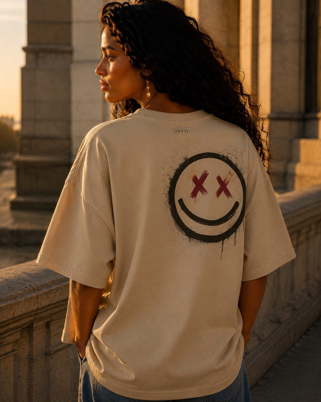 UNYTEEBOARD Smile Beige — t-shirt beige