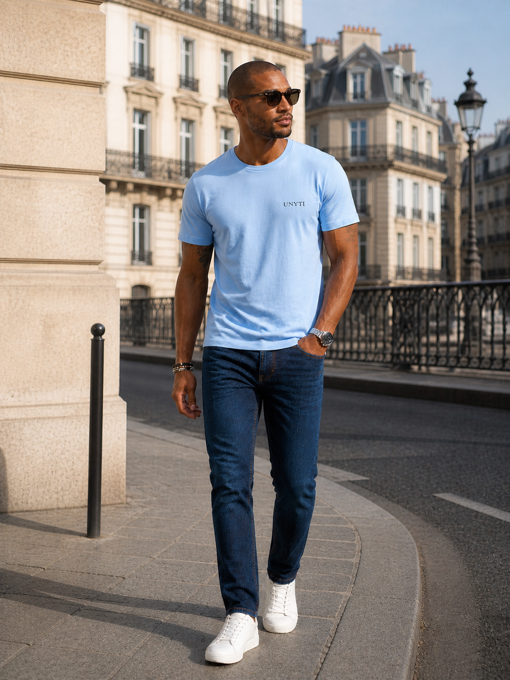 UNYTI ESSENTIALS T-shirt Bleu ciel