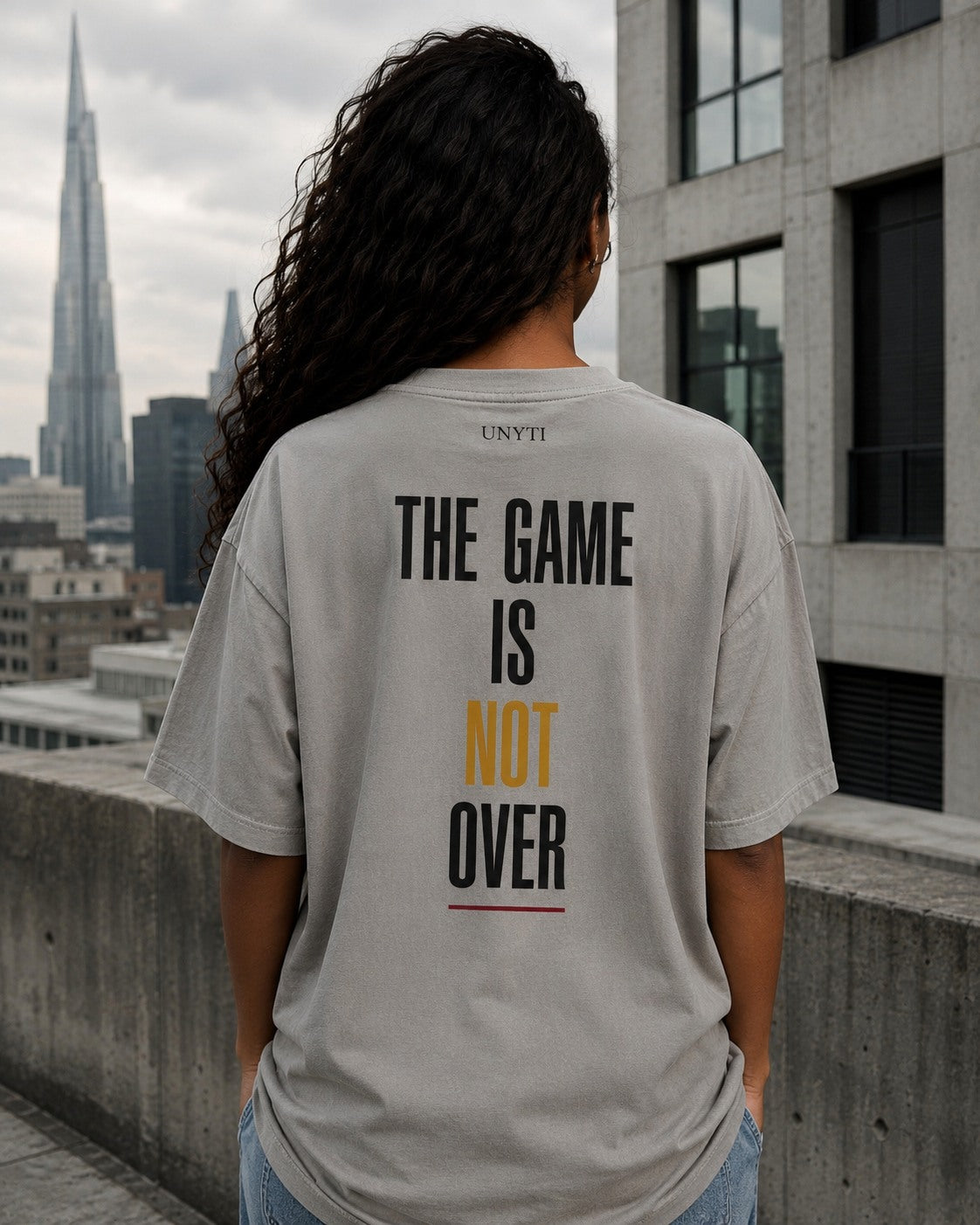UNYTEEBOARD The Game Is Not Over Gris — t-shirt gris